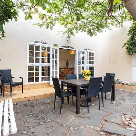 Live Acoran Flamboyan Holiday home *